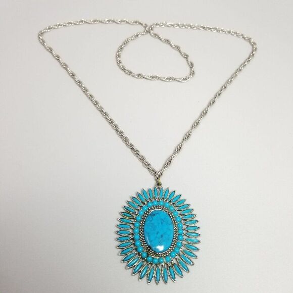 Vintage Faux Turquoise Radiant Oval Pendant and Long Silver Tone Chain, Estate - Picture 8 of 9